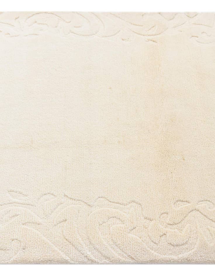 Detail image of  3' 1 x 4' 10  Hand Knotted Darya Wool Rug