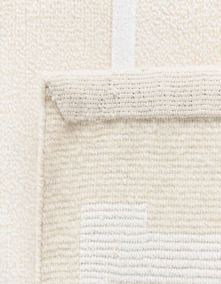 Detail image of  4' x 6' Darya Rug