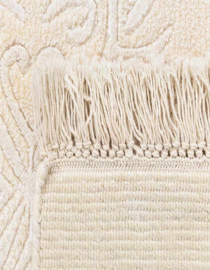 Detail image of  4' x 5' 11 Darya Rug