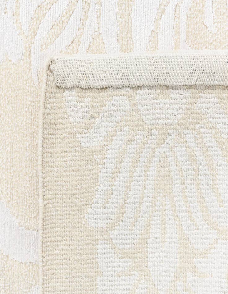 Detail image of  3' 11 x 5' 9 Darya Rug