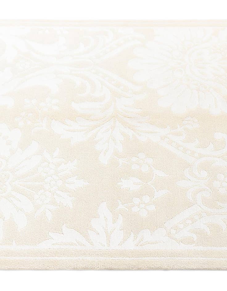 Detail image of  4' 2 x 6' Darya Rug