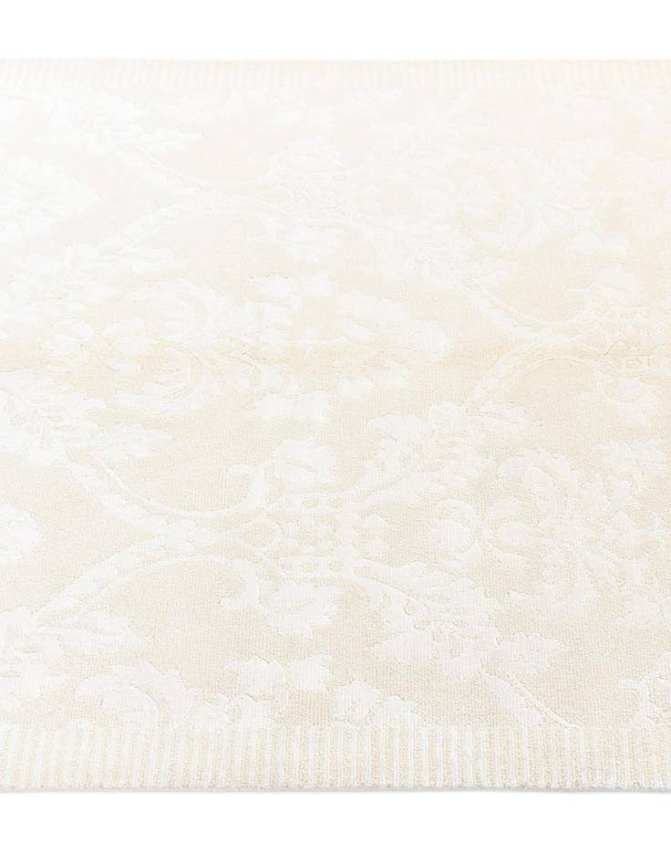 Detail image of  4' x 6' Darya Rug