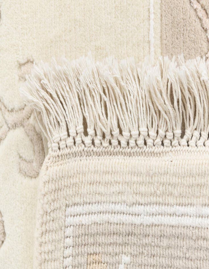 Detail image of  4' x 6' 2 Darya Rug