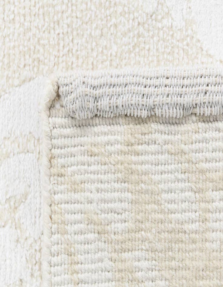 Detail image of  4' 8 x 6' Darya Rug