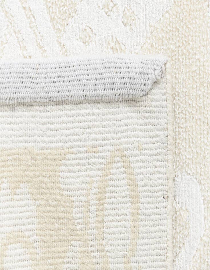 Detail image of  4' x 6' Darya Rug