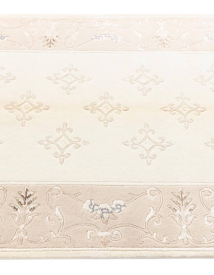 Detail image of  4' x 5' 11 Darya Rug