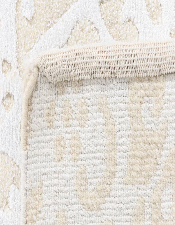 Detail image of  4' x 6' Darya Rug