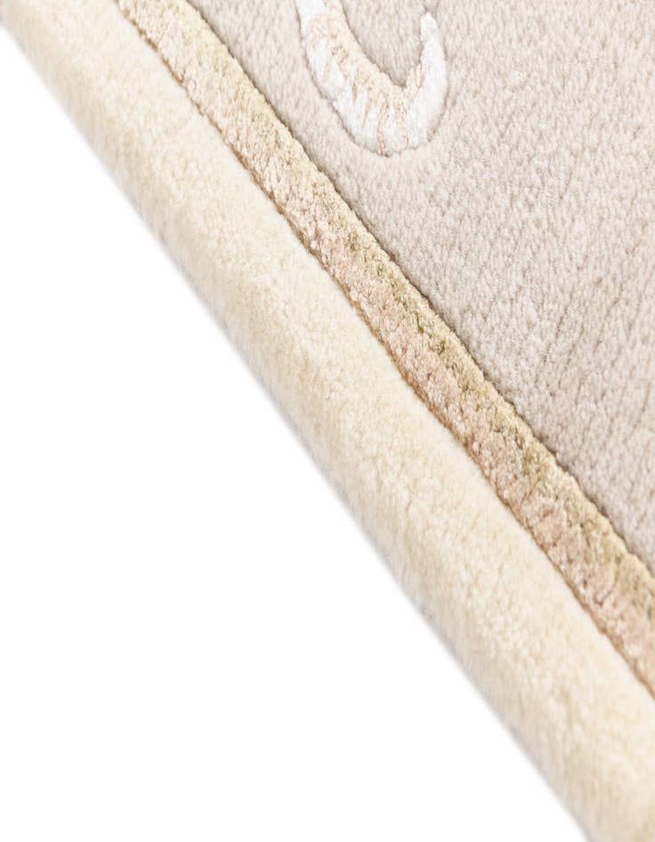 Detail image of  4' x 6' 1 Darya Rug