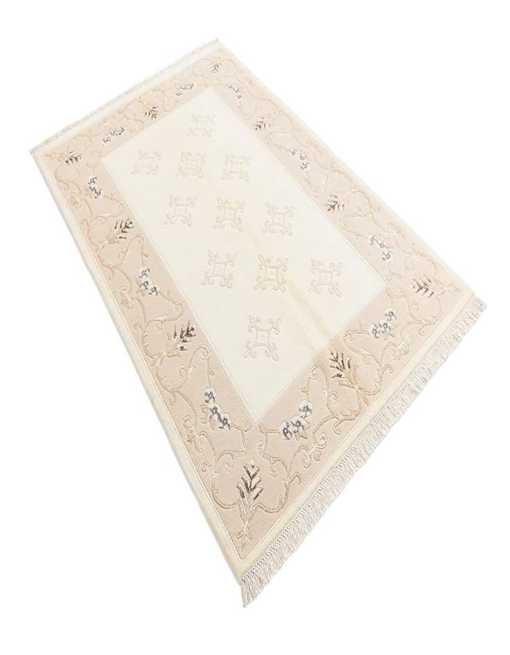 Detail image of  4' x 6' 2 Darya Rug