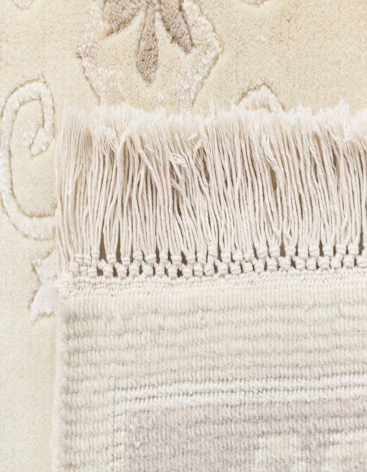 Detail image of  4' x 6' Darya Rug