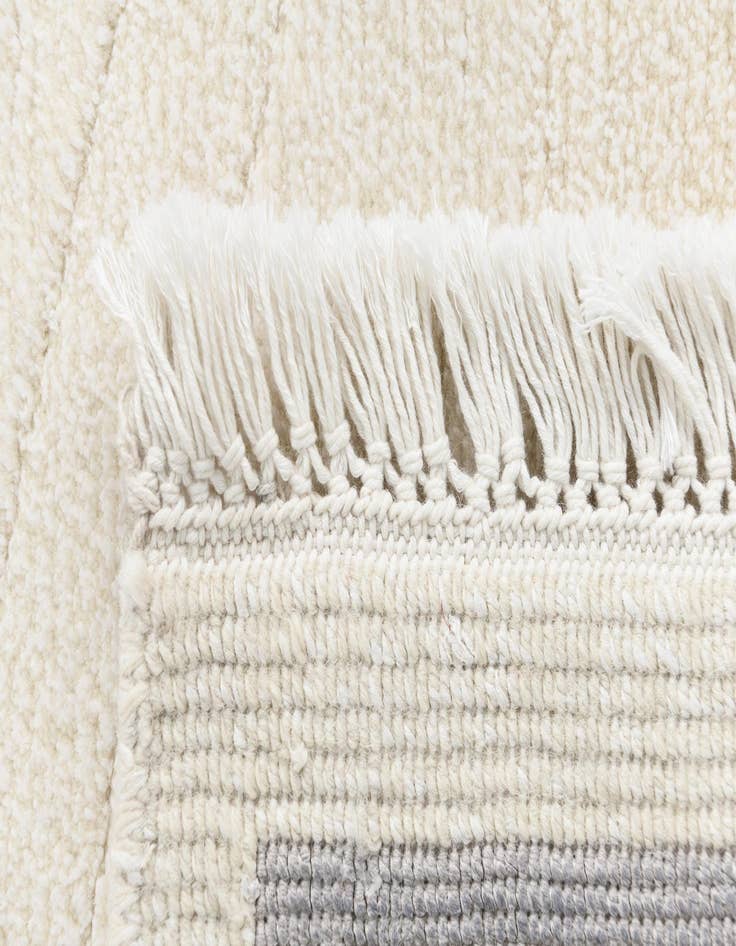 Detail image of  4' x 5' 11 Darya Rug