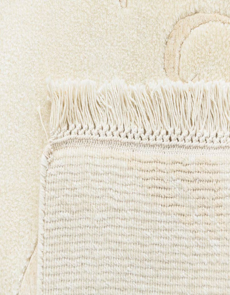 Detail image of  4' x 6' Darya Rug