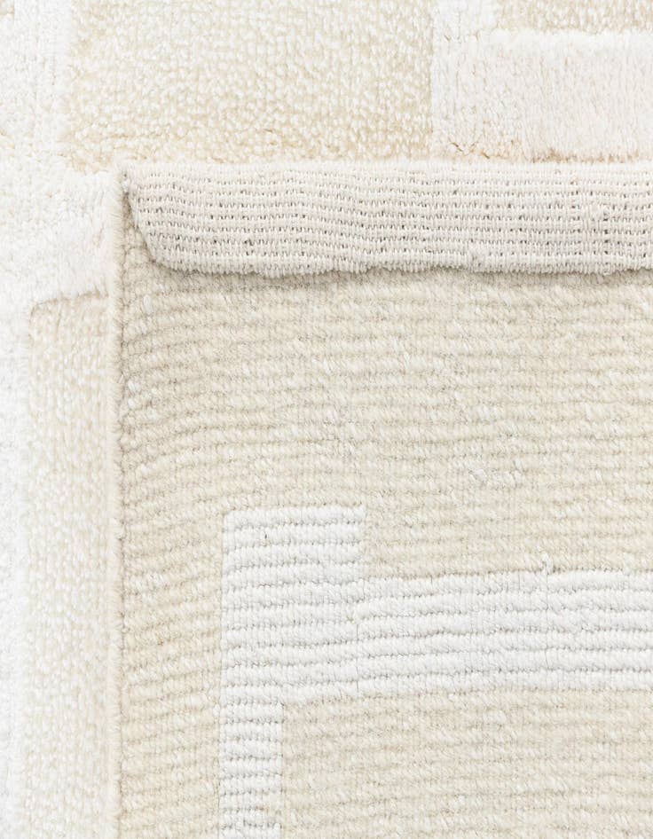 Detail image of  3' 10 x 6' Darya Rug