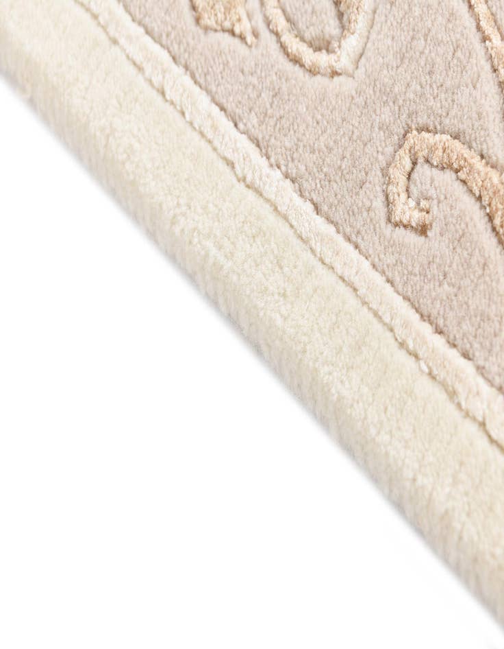 Detail image of  4' x 6' Darya Rug