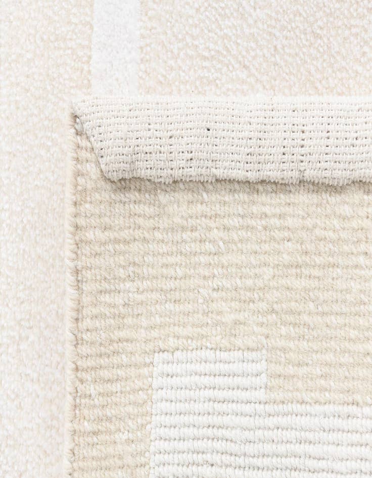 Detail image of  3' 11 x 6' Darya Rug