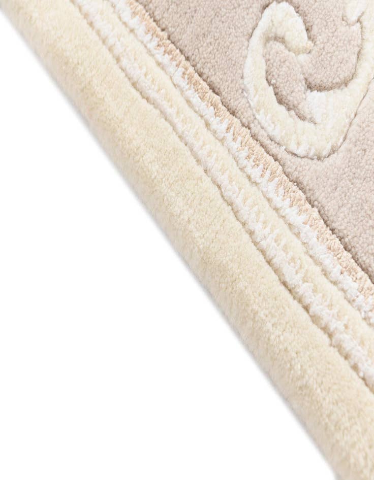 Detail image of  4' x 6' Darya Rug