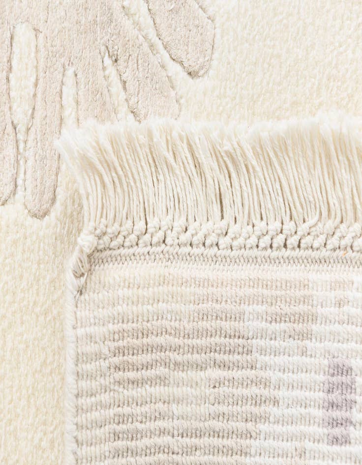 Detail image of  3' 11 x 6' Darya Rug