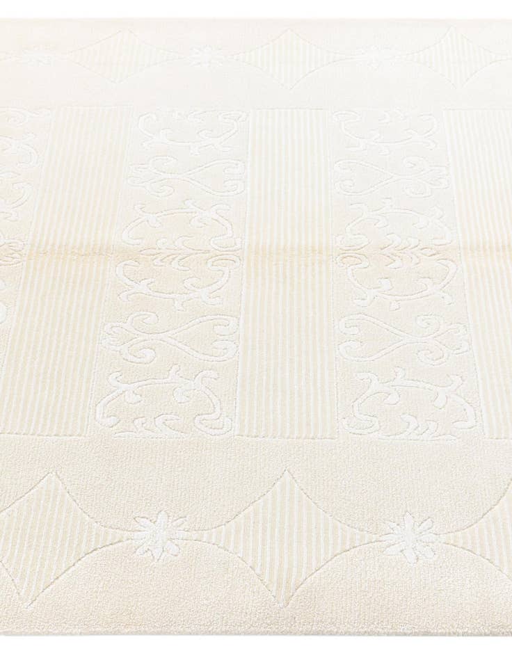 Detail image of  4' x 6' 6 Darya Rug