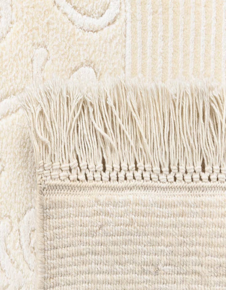 Detail image of  4' x 6' 6 Darya Rug