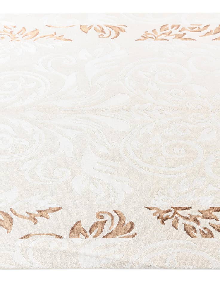 Detail image of  4' 1 x 5' 11 Darya Rug