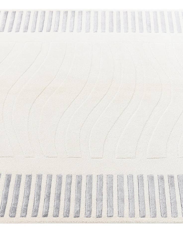 Detail image of  3' 11 x 5' 10 Darya Rug