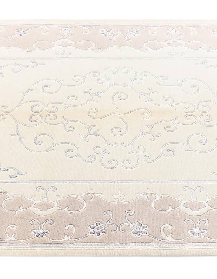 Detail image of  4' x 6' Darya Rug