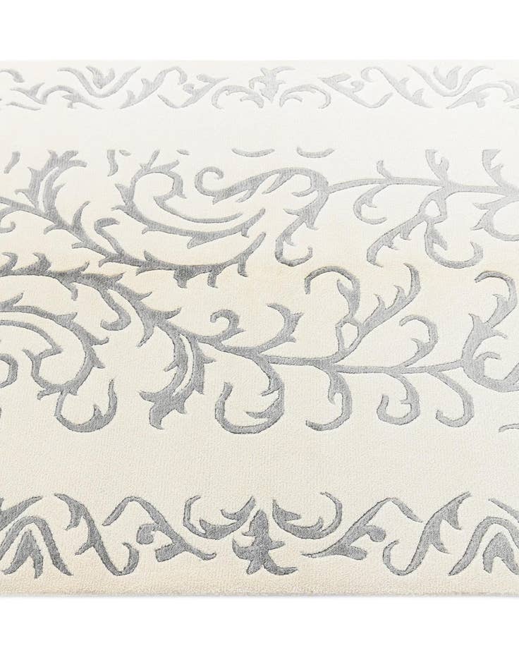 Detail image of  3' 11 x 6' Darya Rug