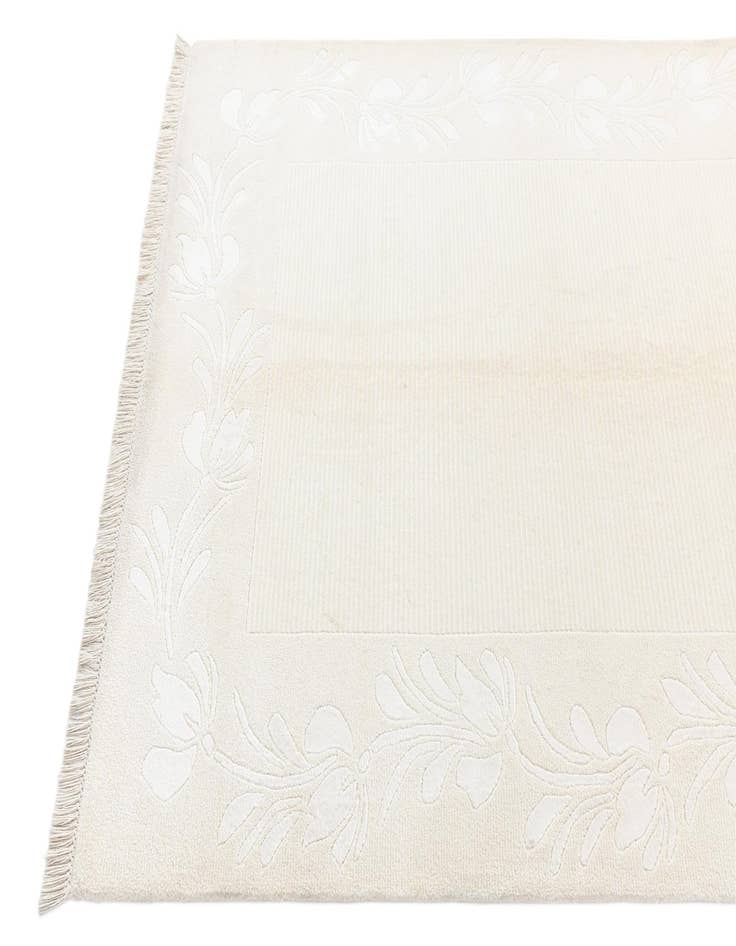 Detail image of  4' 1 x 6' 1 Darya Rug