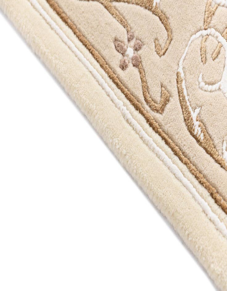 Detail image of  4' 1 x 5' 11 Darya Rug