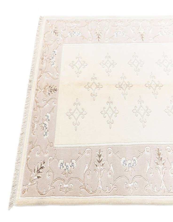 Detail image of  4' x 6' Darya Rug