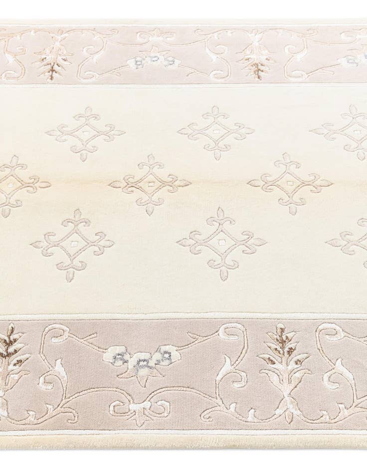 Detail image of  4' x 6' Darya Rug