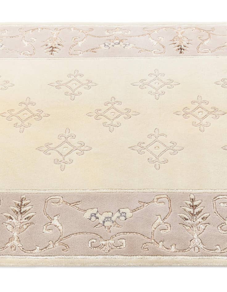 Detail image of  4' x 6' Darya Rug