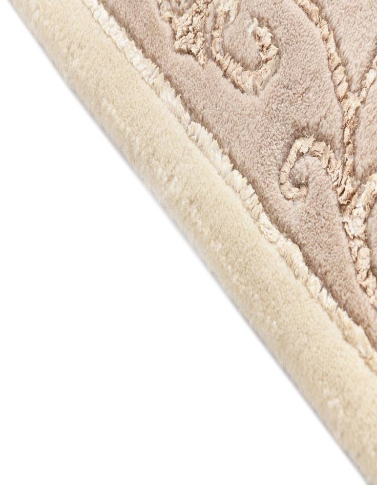 Detail image of  4' x 6' Darya Rug