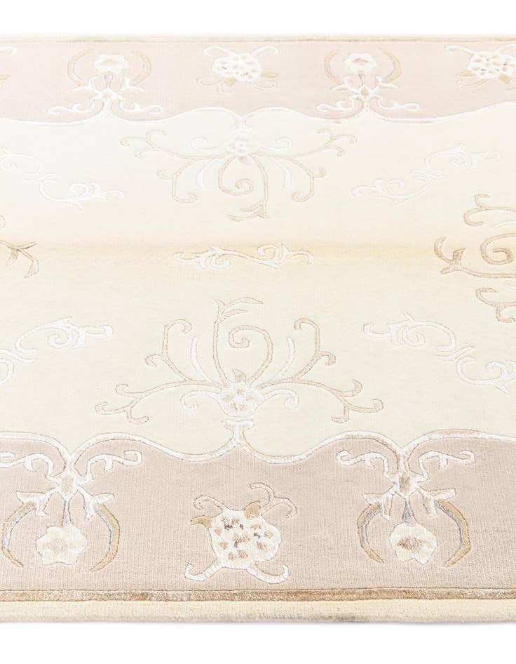 Detail image of  4' 1 x 5' 9 Darya Rug