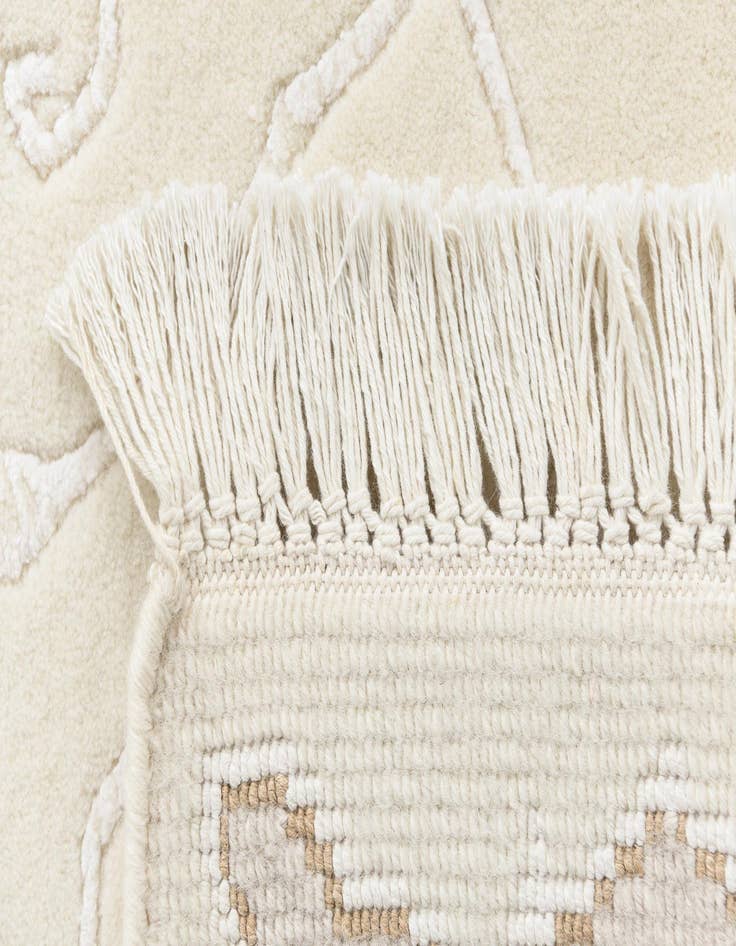 Detail image of  4' x 5' 11 Darya Rug