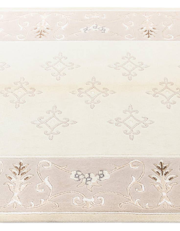 Detail image of  4' x 6' Darya Rug