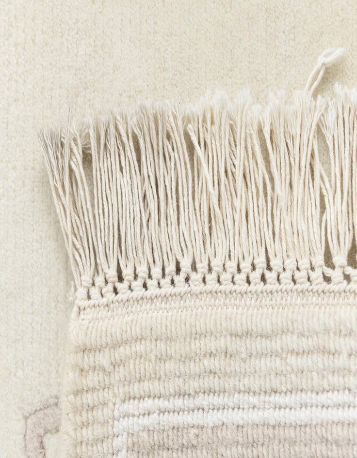 Detail image of  4' x 6' Darya Rug