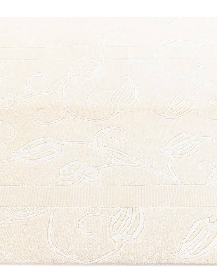 Detail image of  4' 1 x 5' 11 Darya Rug