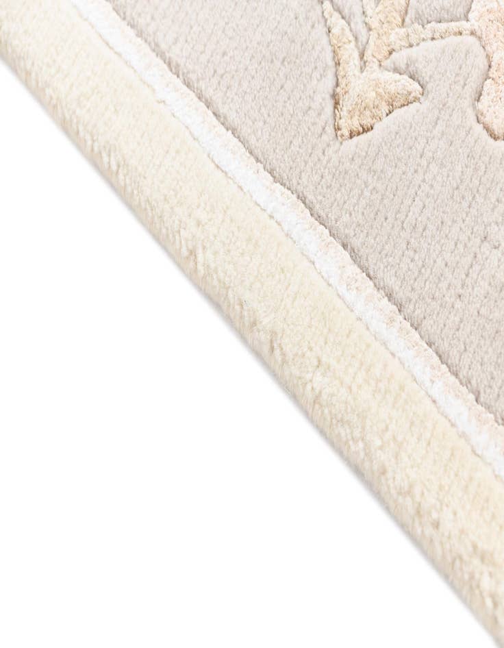 Detail image of  3' 11 x 5' 10 Darya Rug