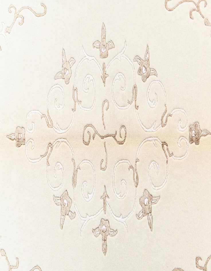 Detail image of  3' 11 x 5' 10 Darya Rug