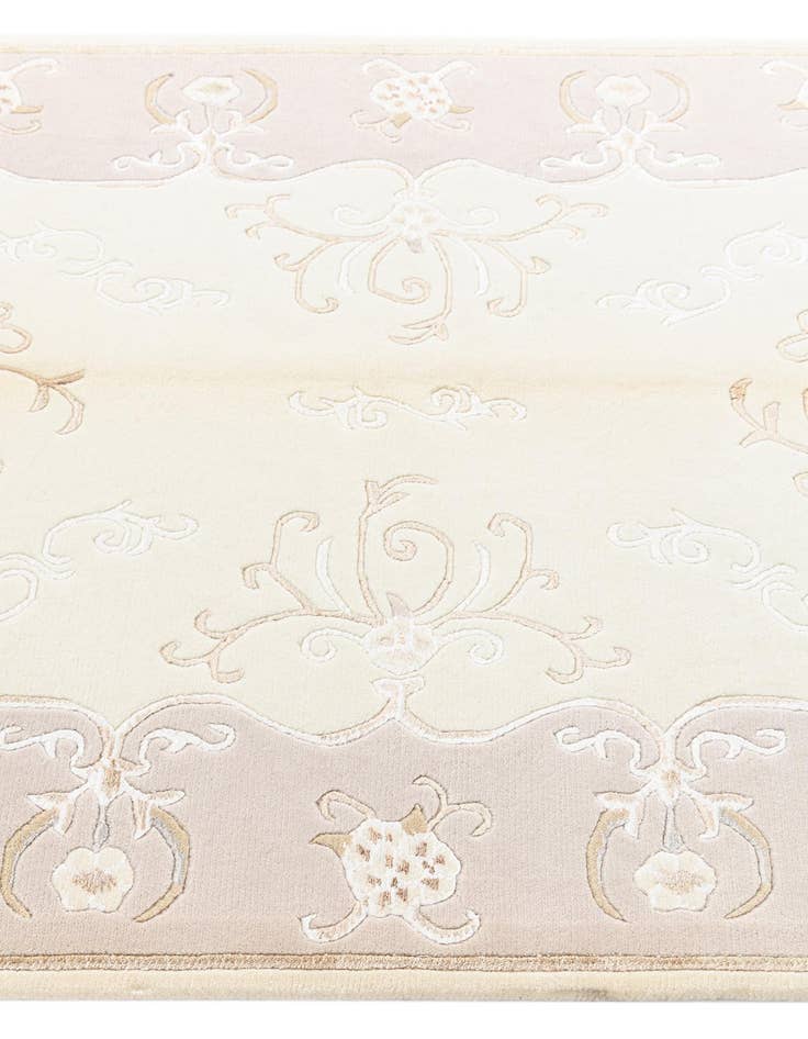 Detail image of  3' 11 x 6' Darya Rug