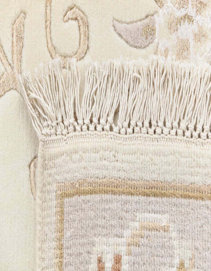 Detail image of  3' 11 x 6' Darya Rug