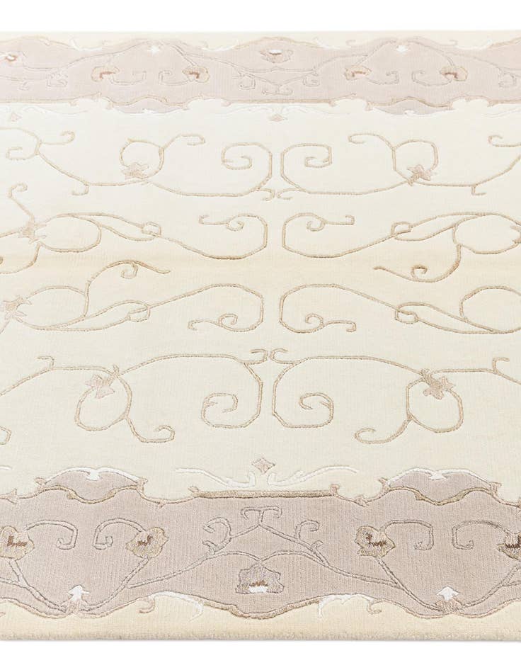 Detail image of  4' 1 x 6' Darya Rug