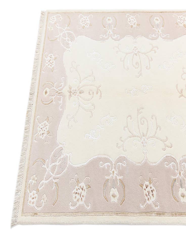 Detail image of  4' x 6' Darya Rug