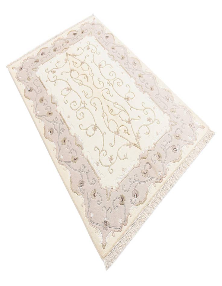 Detail image of  4' 1 x 6' 3 Darya Rug