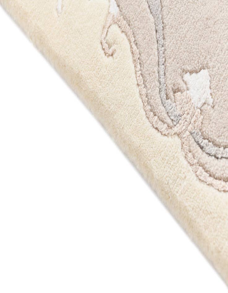 Detail image of  4' 1 x 6' 3 Darya Rug