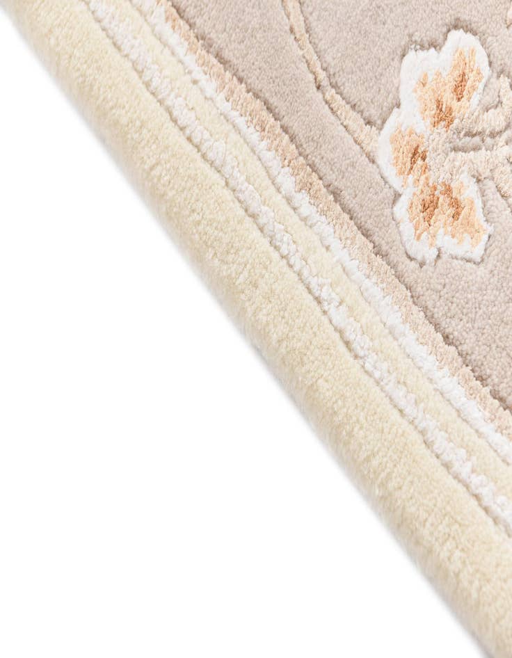 Detail image of  4' x 6' Darya Rug