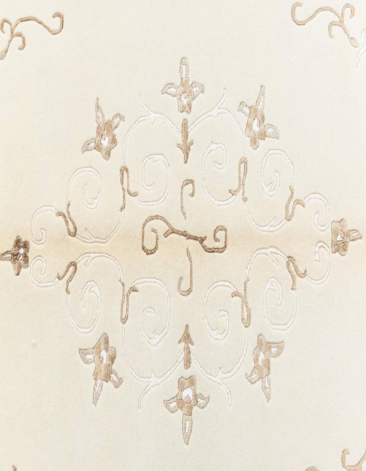 Detail image of  4' x 5' 11 Darya Rug