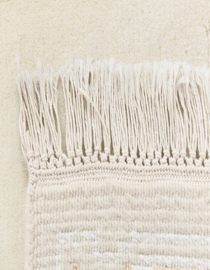 Detail image of  4' x 6' 1 Darya Rug