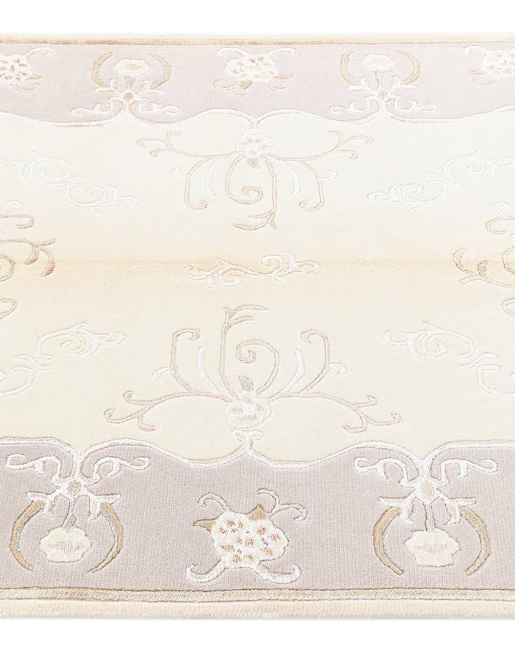 Detail image of  4' 1 x 5' 11 Darya Rug